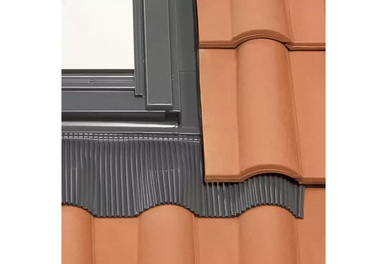 Оклад универсальный RoofLITE+ UFX для профилированных кровель (16-120 мм) 114x140