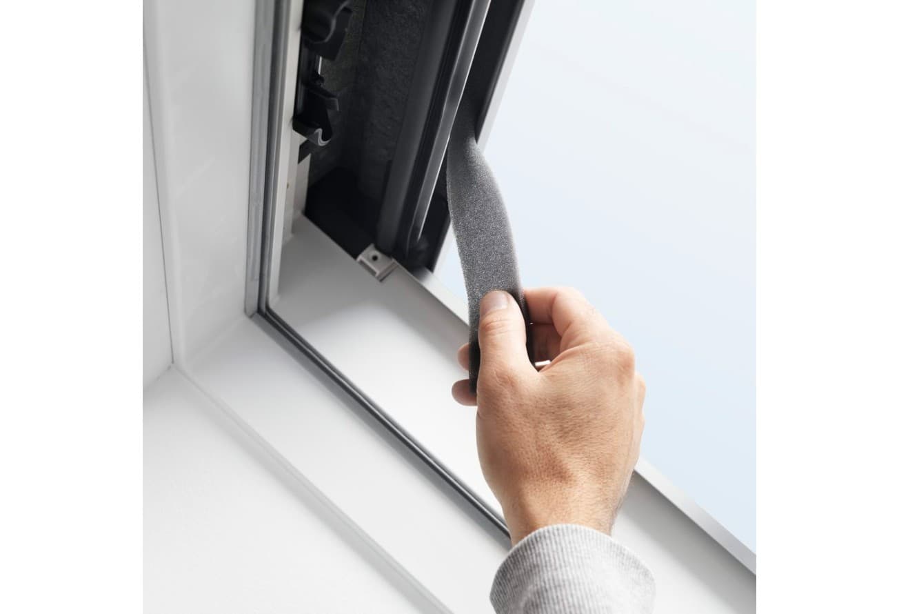 Окно мансардное VELUX GLU 0051 66x118 (однокамерное, ручка сверху)