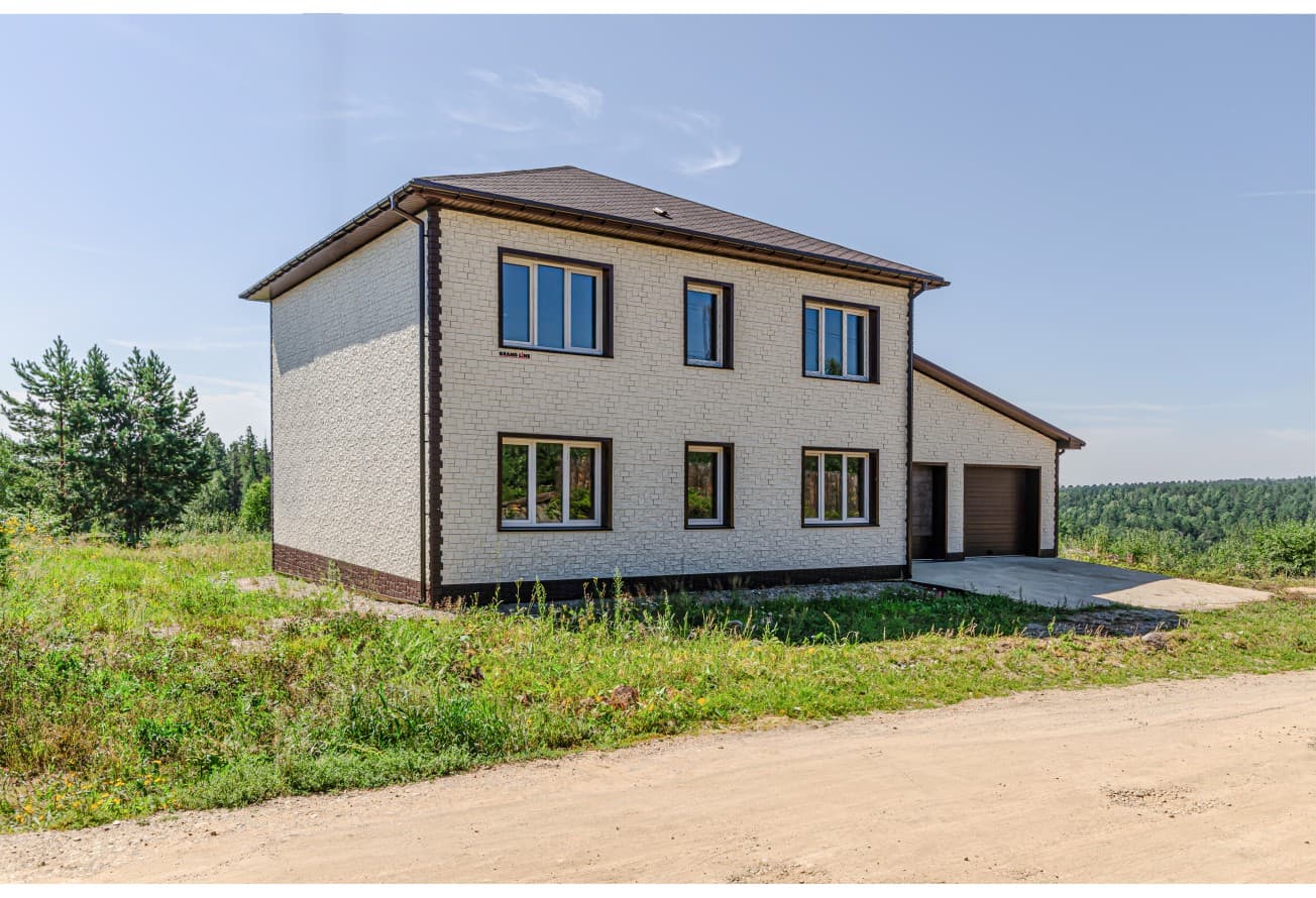 Желоб Дизайн 135мм ПВХ Grand Line 3м RR 32 коричневый