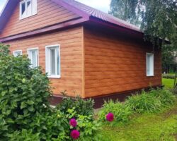 Частный дом. Фасад- металлосайдинг Металл Профиль